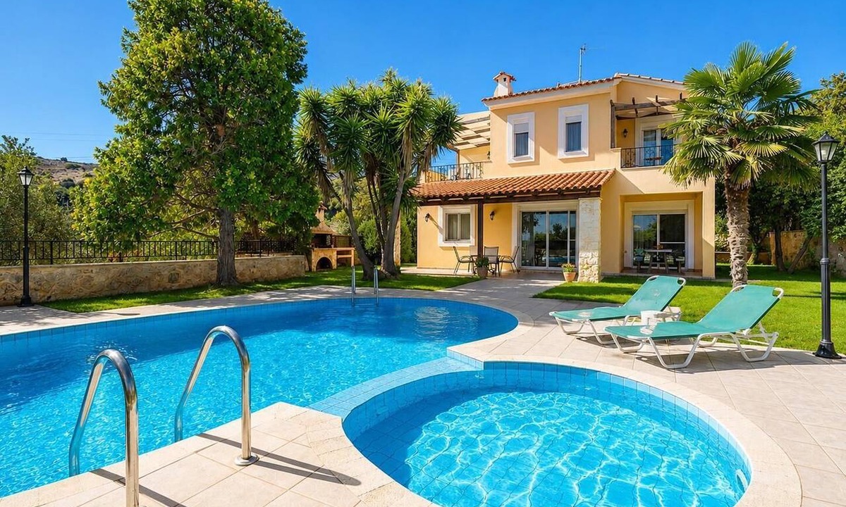 Gerani Villa | Villa Elessa - Three Bedroom Villa, Sleeps 6