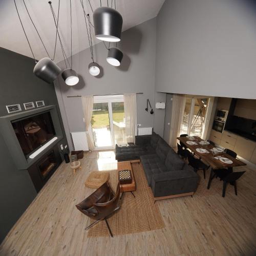 Fourka Villa | Villa ELi - Luxury Nature Getaway - Strategically located for Beach Exploration - Onsite Power for Electric Vehicle