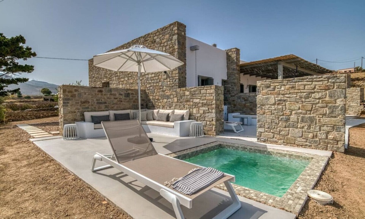 Piso Livadi House | Villa Ena - Beach getaway