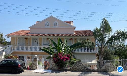 Perama Apartment | VILLA FRETTA