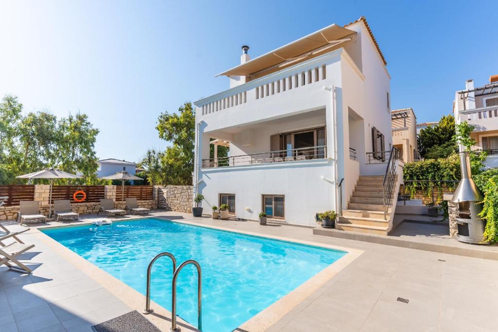 Panormos Villa | Villa Gagra - Villa by the Sea with a Private Pool