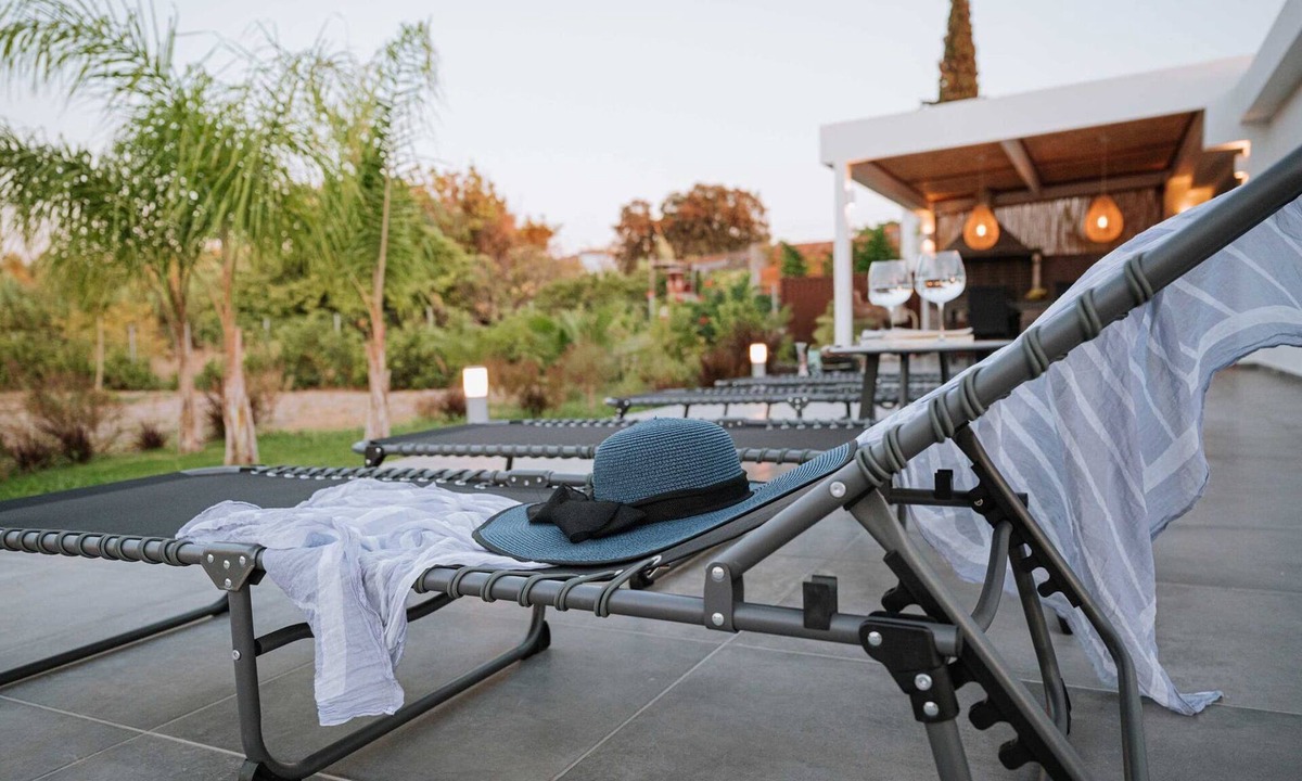 Soroni Villa | Villa Hydraea, Garden Views, 2 BDR, Ptivate Pool, Furnished Terrace, Soroni