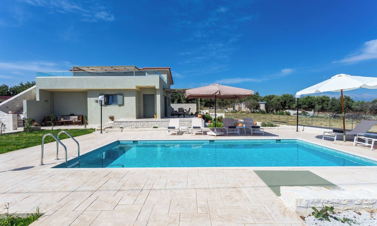 Prines Villa | Villa Iokasti with heated pool