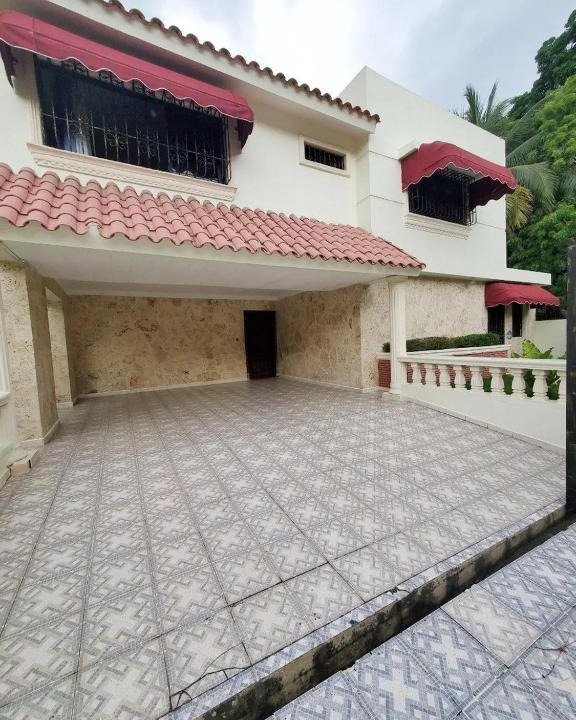 Altos de Arroyo Hondo Villa | Villa Isabel, NO SMOKING, cerca embajada USA