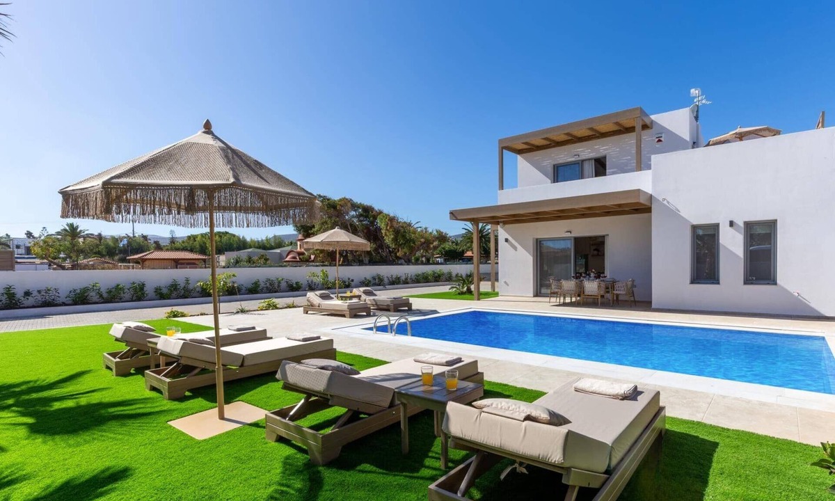 Agkisaras Villa | Villa Kamelia Seaside Almyra by Villa Plus