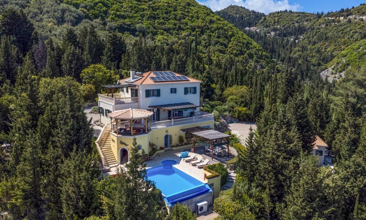 Lefkas Villa | Villa Kaparissi - Five Bedroom Villa, Sleeps 10