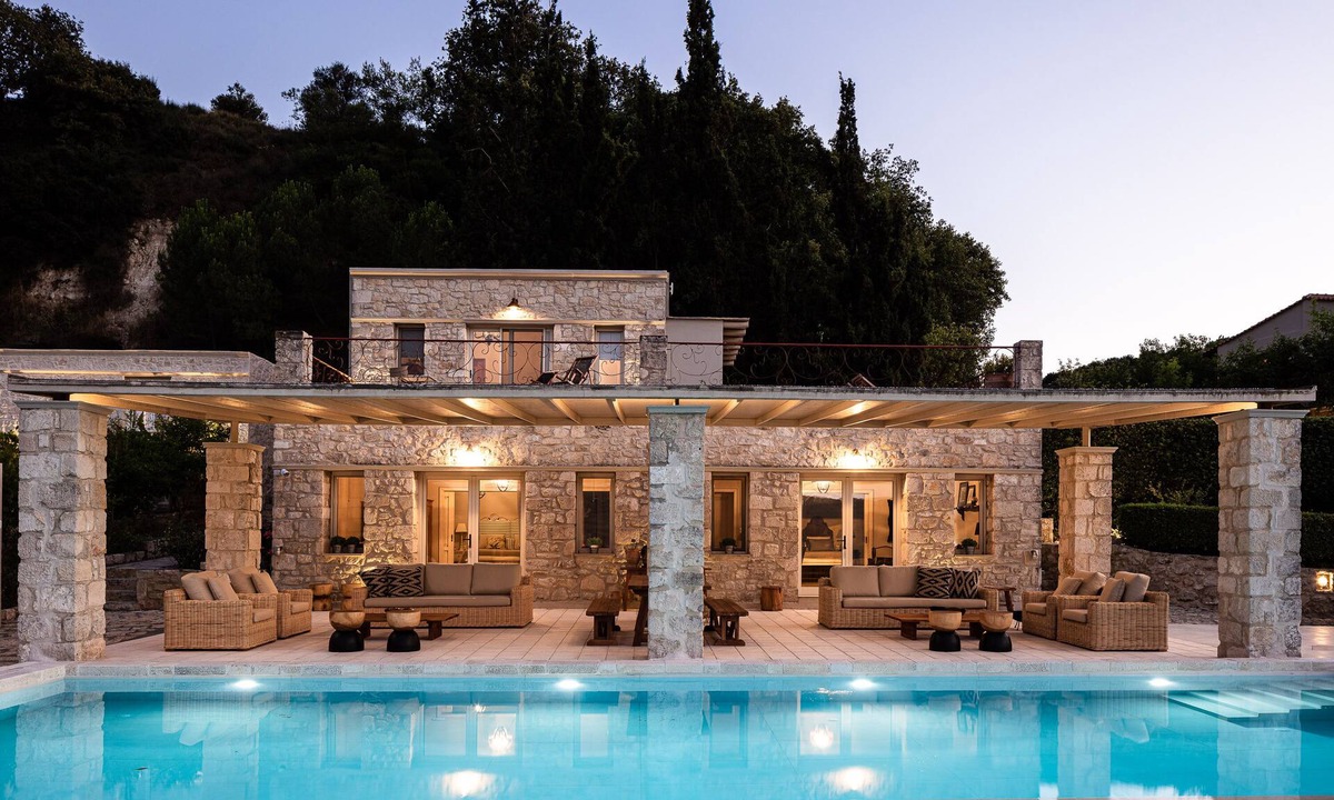 Filisia House | Villa Mantilari Wine Estate in Crete