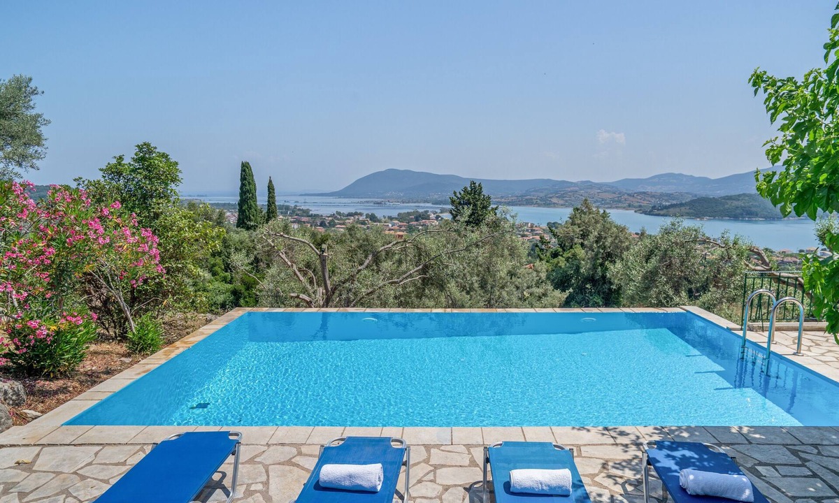 Lygia Villa | Villa 'Melikokia' with Sea View, Wi-Fi and Air Conditioning