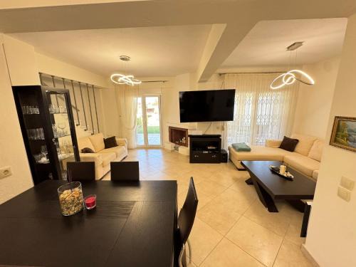 Pallini House | Villa Mickey