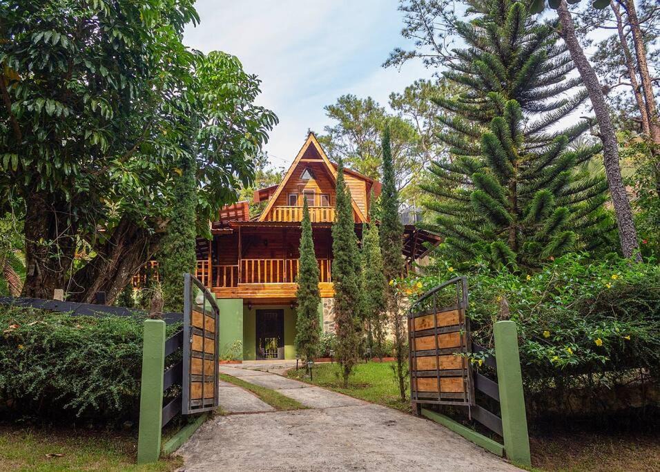 La Vega Province Villa | VILLA MILLER Un paraíso en las montañas