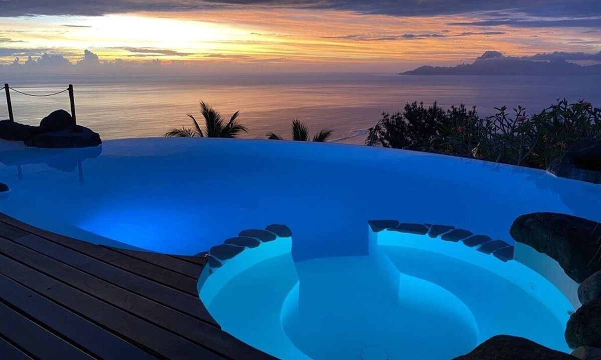 Punaauia Villa | Villa Paradise Tahiti, an extraordinary view with a pool and jacuzzi & free car