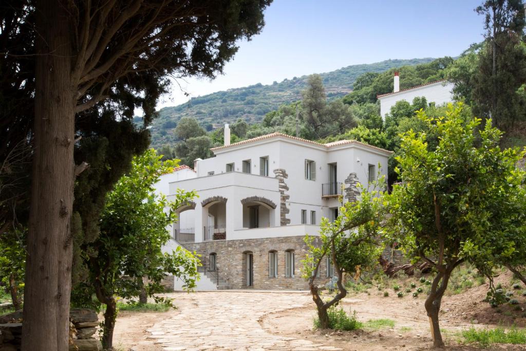 Andros Town Villa | Villa Perivoli in Lemon Orchard