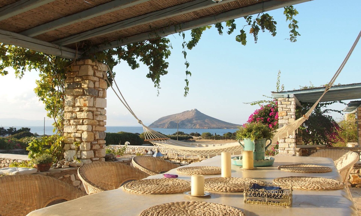 Naousa Villa | Villa Petradi (200 meters from the sea) 4 kilometers from Naoussa.