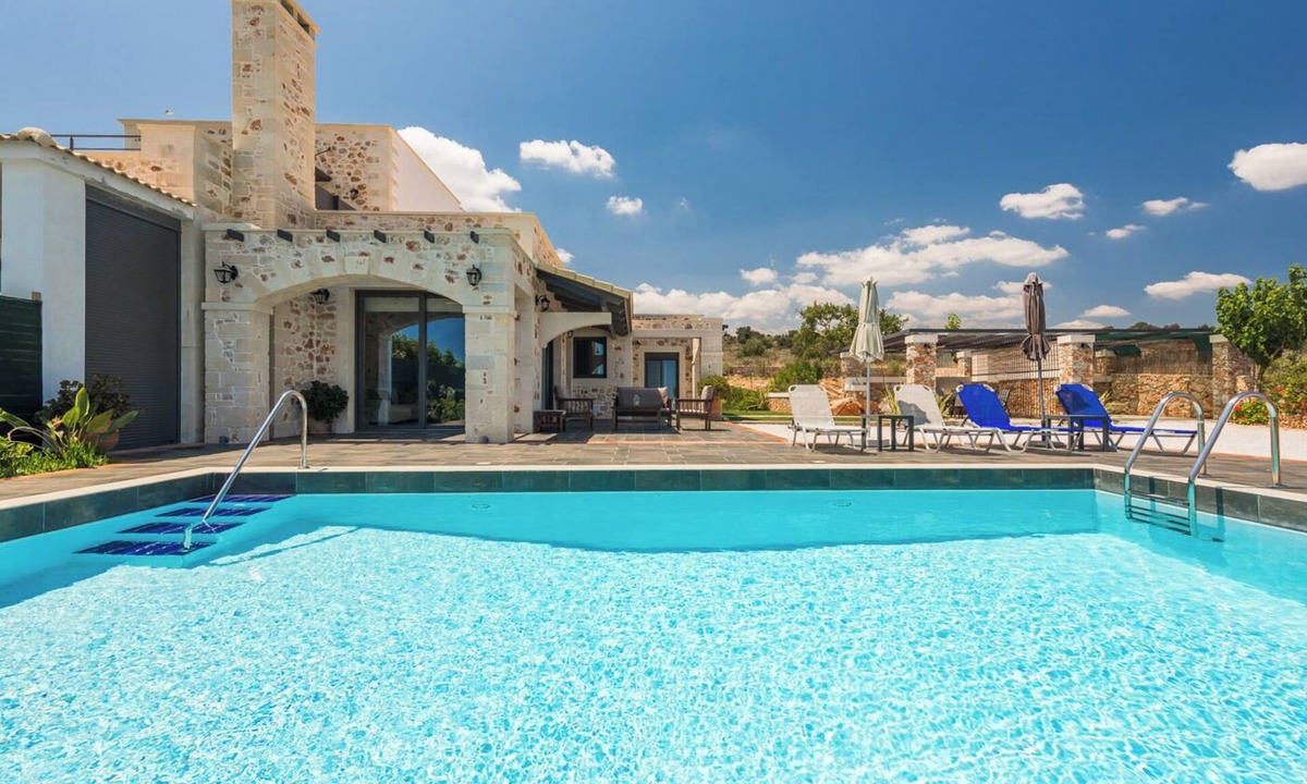 Douliana Villa | Villa Resi, Vamos, Private Pool, Sea View-5 minutes to the beach!