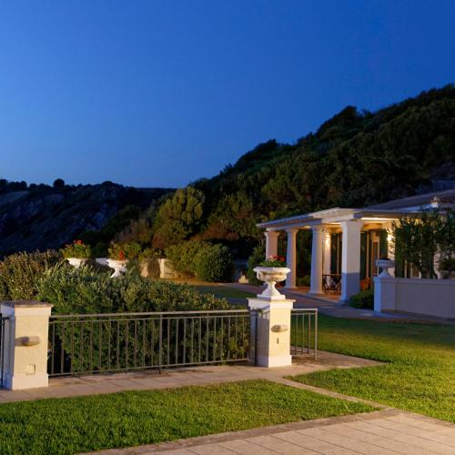 Minia Villa | Villa Rhoe