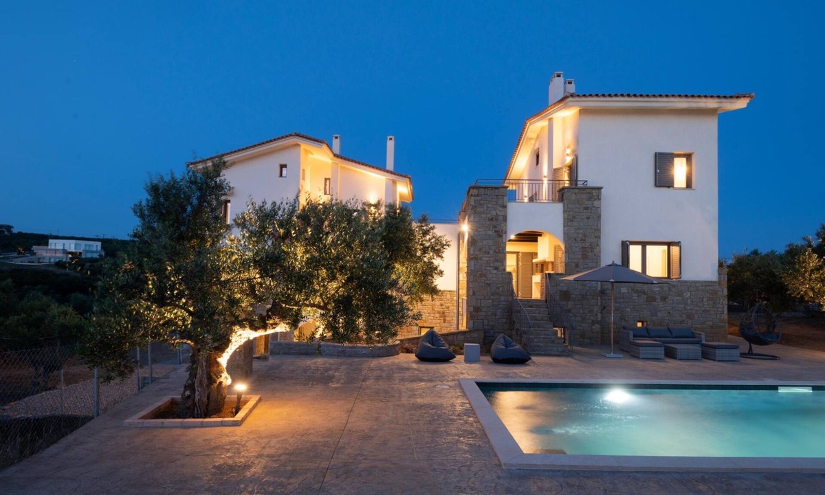 Pylos-Nestoras Villa | Villa Schiza by Modone Villas in Peloponnese