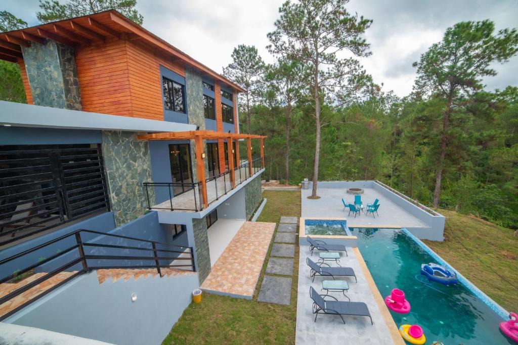 Constanza Villa | Villa segur-a vicente