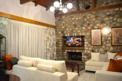 Kernitsa House | Villa Selena - Stone Villa with View and Fireplace