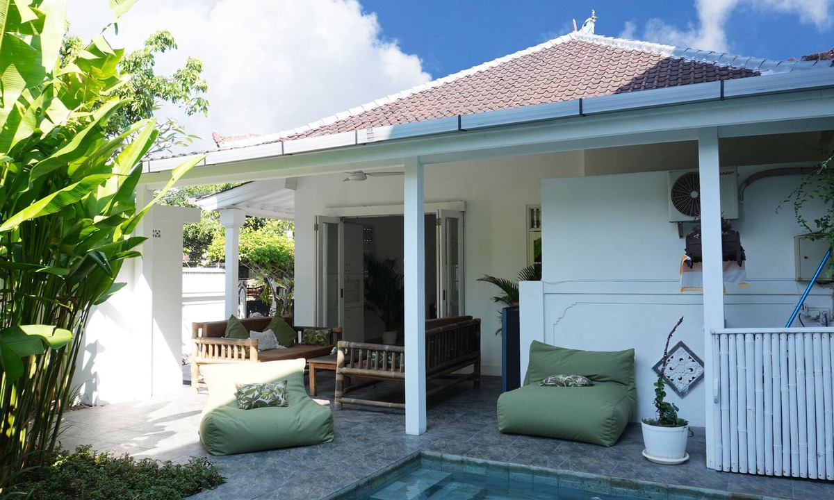 Legian Villa | Villa The White House Seminyak