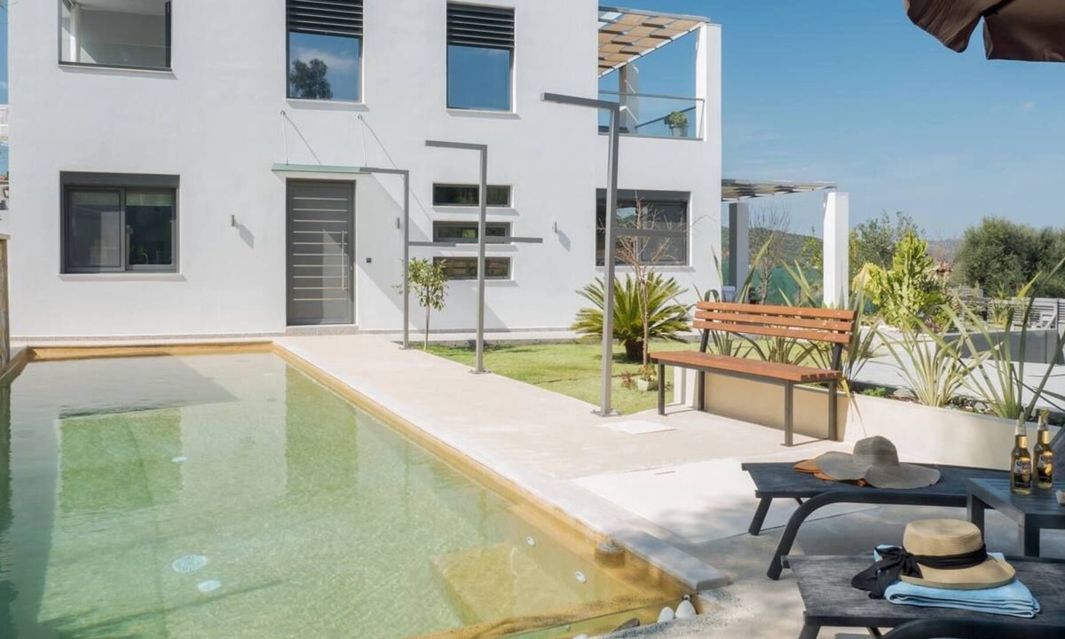 Skines Villa | Villa with Private Pool, Garden and playground by Delfus