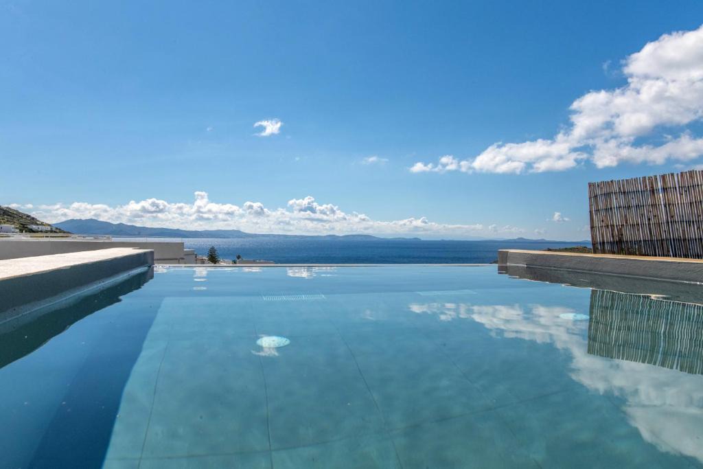 Agios Ioannis Apartment | Villa with View of Agios Ioannis and Pool with Jacuzzi