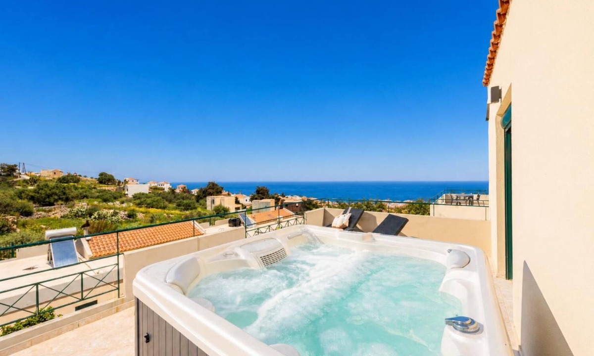 Kefalas Villa | Villa Yvonne - Three Bedroom Villa, Sleeps 6