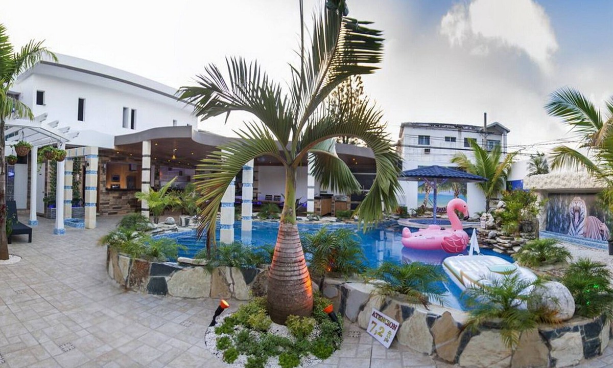Villas Ana Maria Villa | VIP Vacation Rentals offer Villa Glamour with 14 BR at center of Sosua with pool