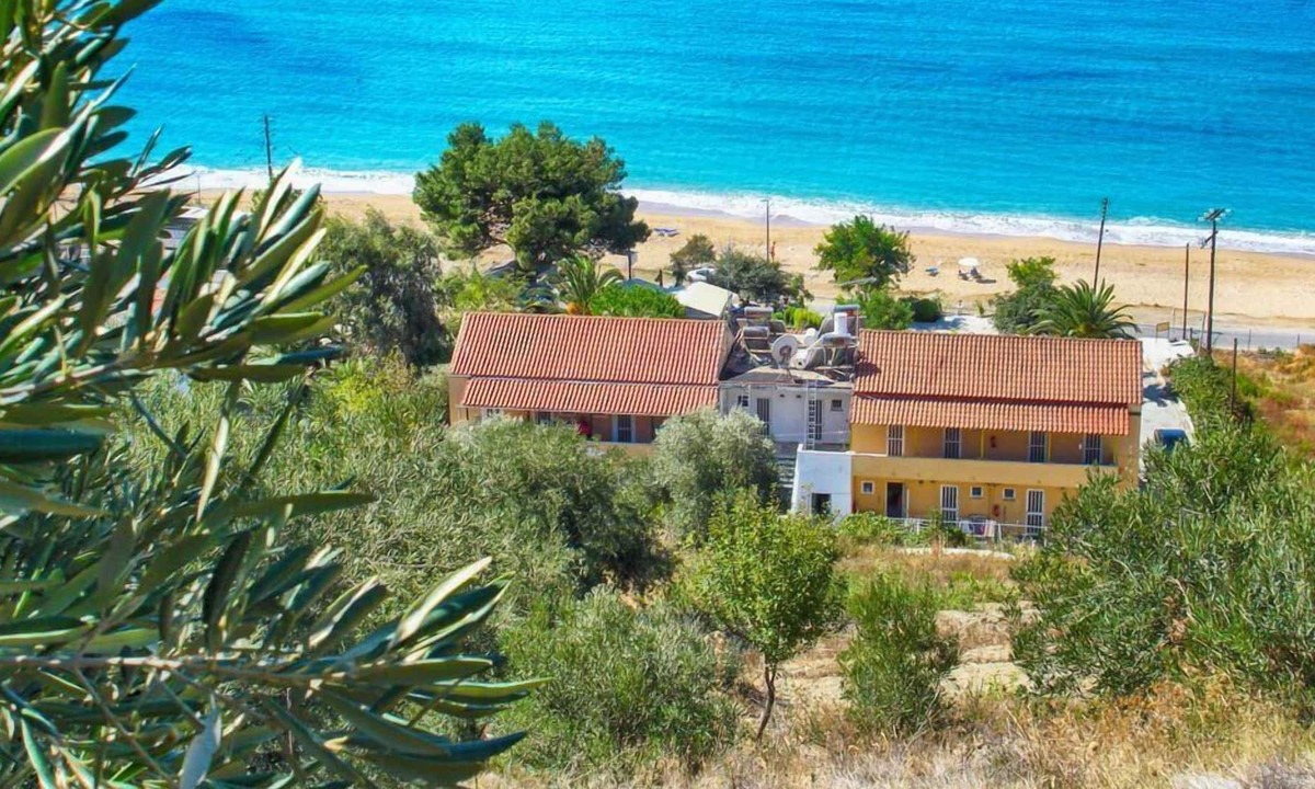 Agios Georgios Pagon Apartment | Vistonia Studio 7 - right on the beach with sea views