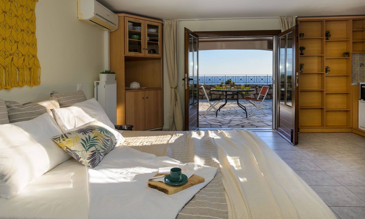 Sarlata Apartment | Vivian's Studio - Endless View, Ideal for couples.
