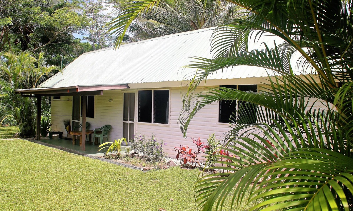 Savusavu Cottage | Vonu Villa-Near Beachfront-Private - Budget Luxury