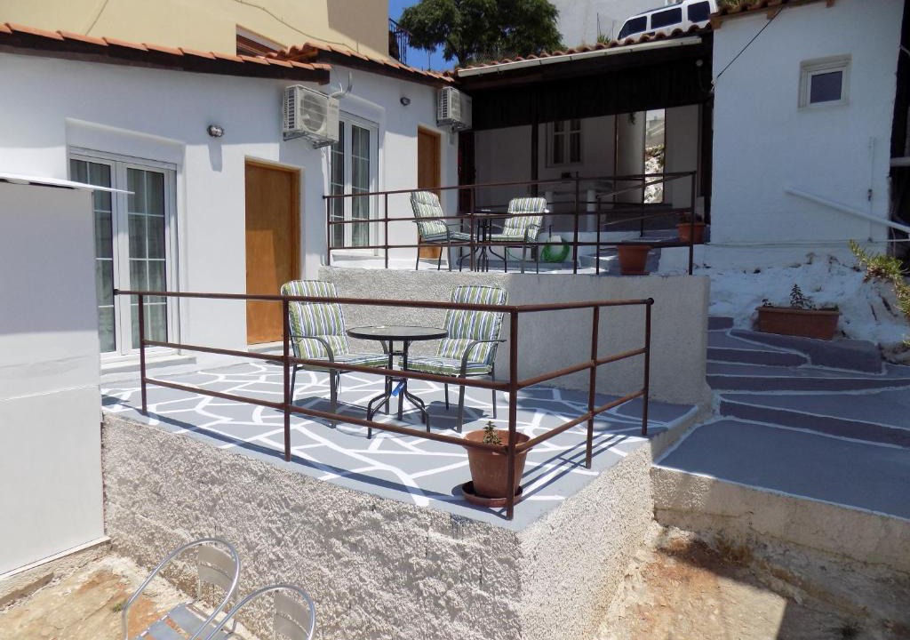 Skiathos Town Bed & Breakfast | VS studios