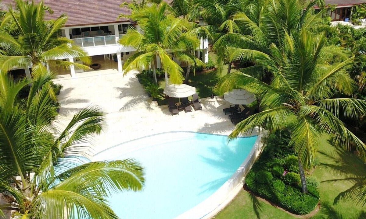 Casa de Campo Villa | WALKING DISTANCE TO THE BEACH