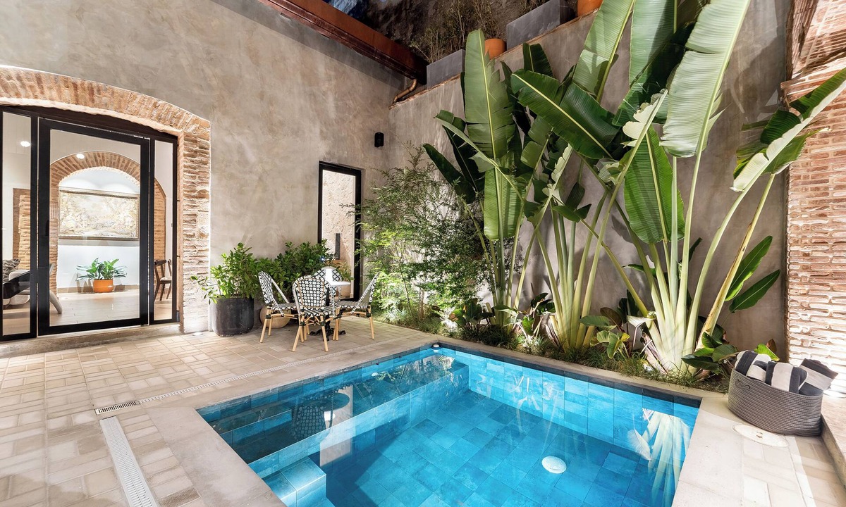 San Carlos House | Welcome to Casa del Orfebre circa 1525, a jewel from the past.