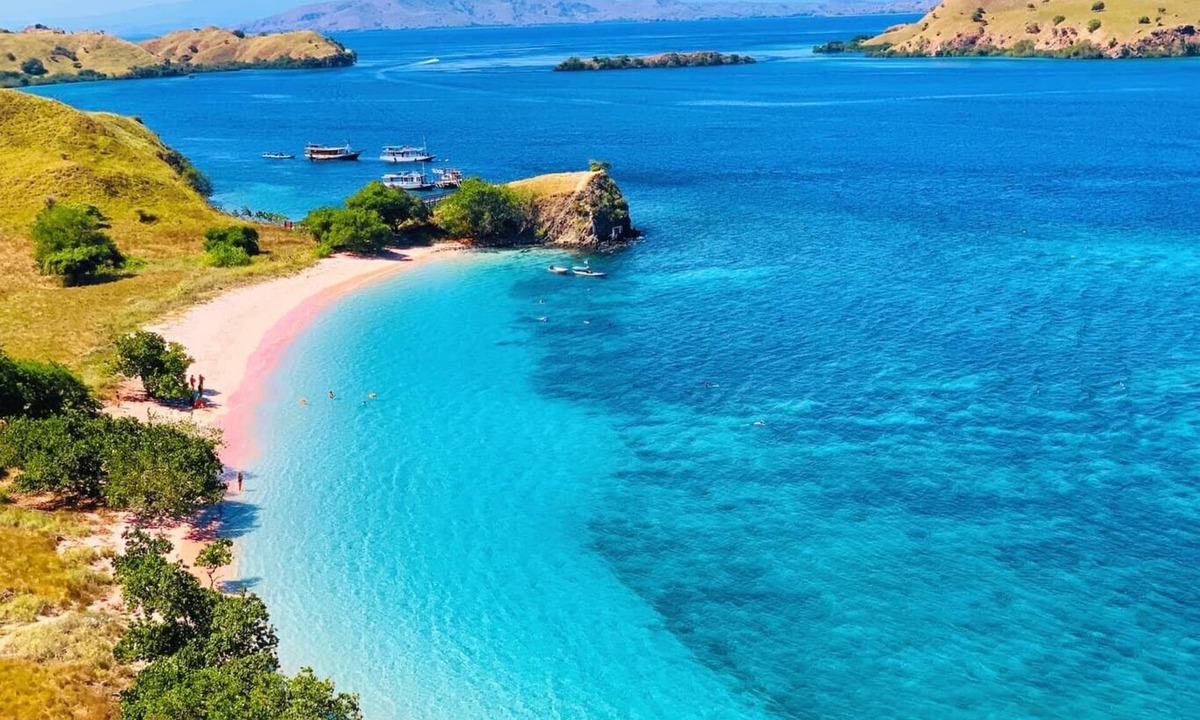 Labuan Bajo Bed & Breakfast | World BnB