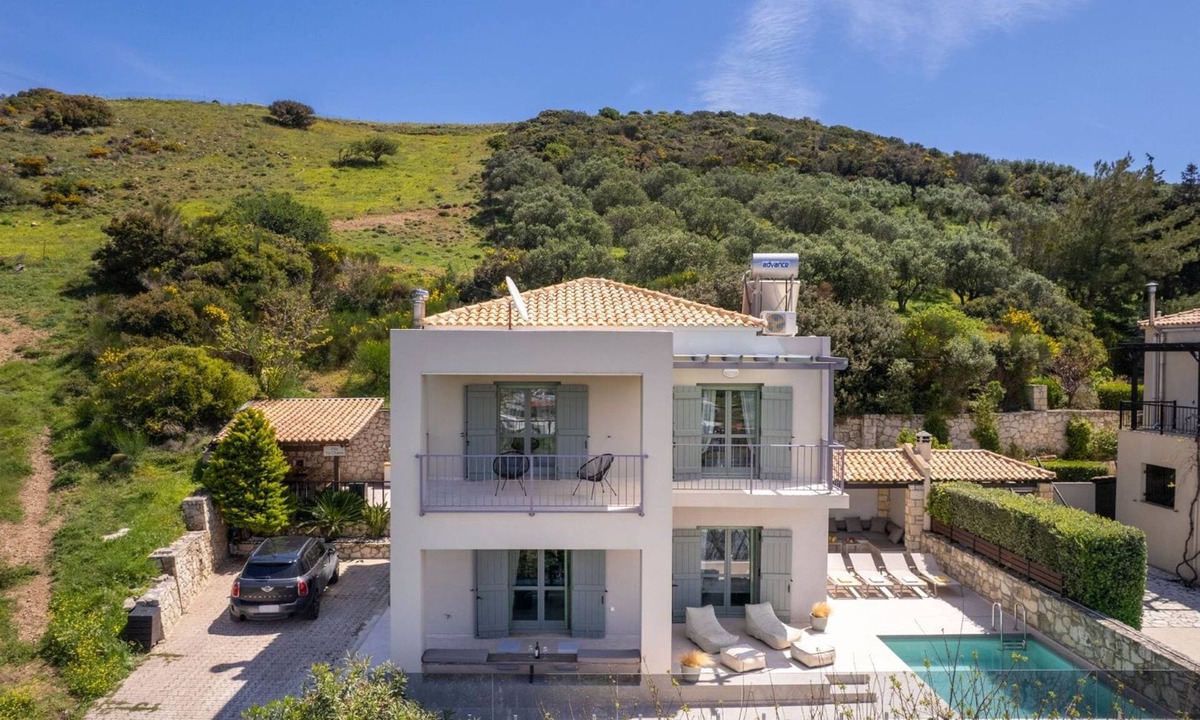 Kolymbari Villa | Ya Chara Villa︱A Tranquil Retreat w/Pool & Vistas
