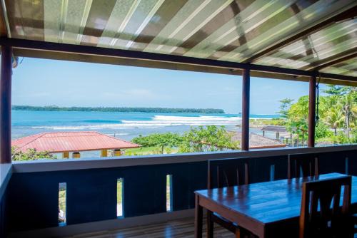 Bawomataluo House | Yuni Surf House