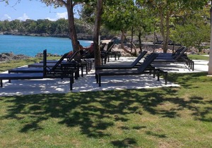 1BD condo in kids-friendly beachfront residence, near all shops/restaurants