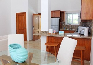 1BD guest-friendly condo in beachfront resort, pool/gym/tennis/basket