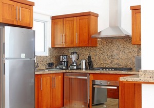 1BD guest-friendly condo in beachfront resort, pool/gym/tennis/basket