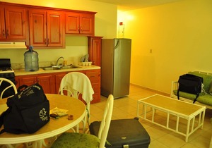 1BD guest-friendly condo adjacent main supermarket, pool/AC/TV/Wi-Fi