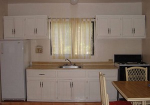1BD guest-friendly condo opposite main Sosua supermarket, TV/Wi-Fi/pool