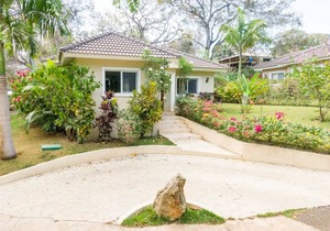 2 Bed 2 Bath Villa with Jacuzzi, High Speed Wi-Fi