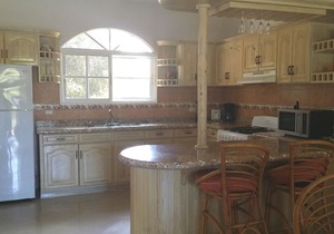 3-BD villa with private pool in central Sosua, guest-friendly, with Wi-Fi/TV