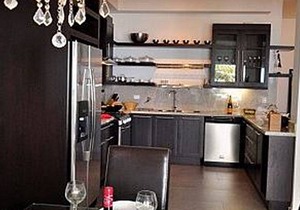 3BD kids-friendly residence on the beach, steps from shops and restaurants