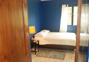 4BD villa on top of the hill, sea views, pool/Wi-Fi/cable TV/parking
