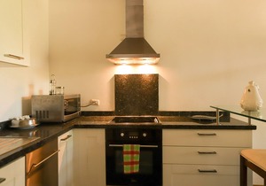 5. Cozy 1 bedroom apartment in front of the golf course