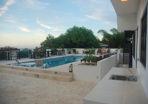 5BD villa on top of the hill with sea views, pool/Wi-Fi/cable TV/parking