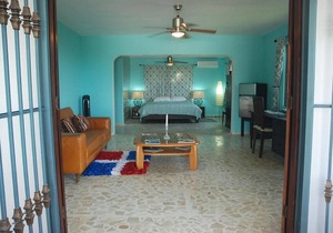 5BD villa on top of the hill, sea views, pool/Wi-Fi/cable TV/parking