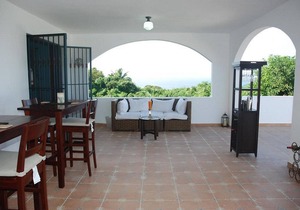 5BD villa on top of the hill, sea views, pool/Wi-Fi/cable TV/parking