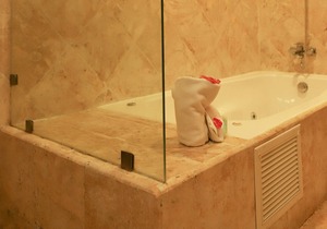 6.Beautiful 1 bedroom apartment in front of the golf course
